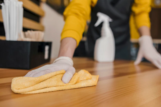 cleaning table image